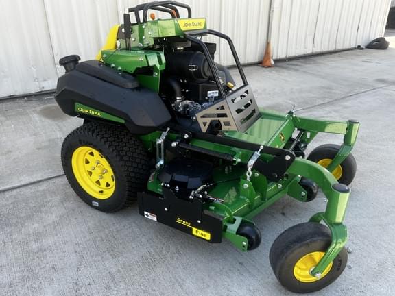 Image of John Deere Q820M equipment image 2