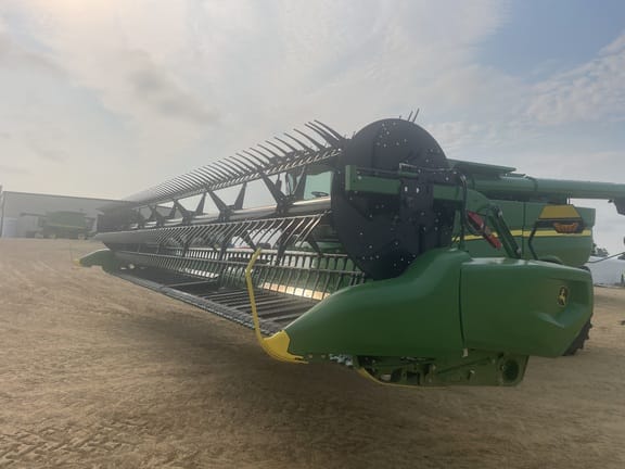 2025 John Deere RDF35 Equipment Image0
