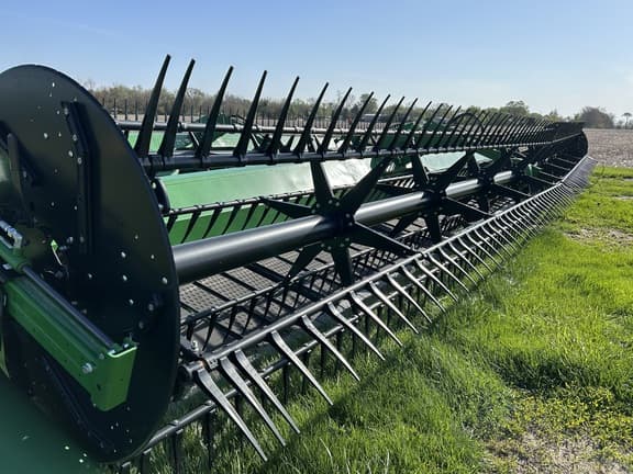 Image of John Deere RDF40 equipment image 1
