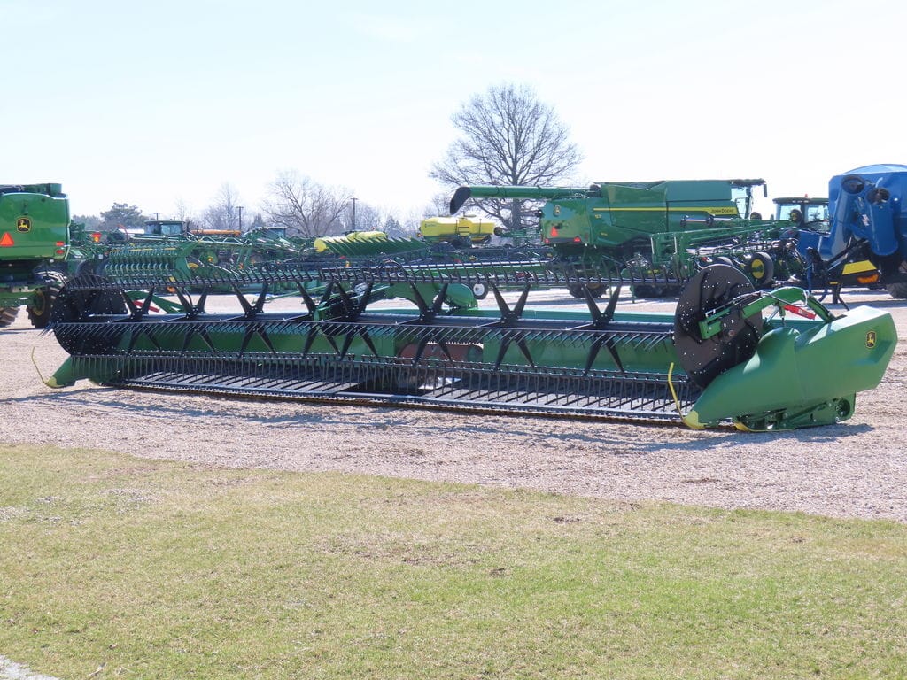 2025 John Deere RDF40 Equipment Image0