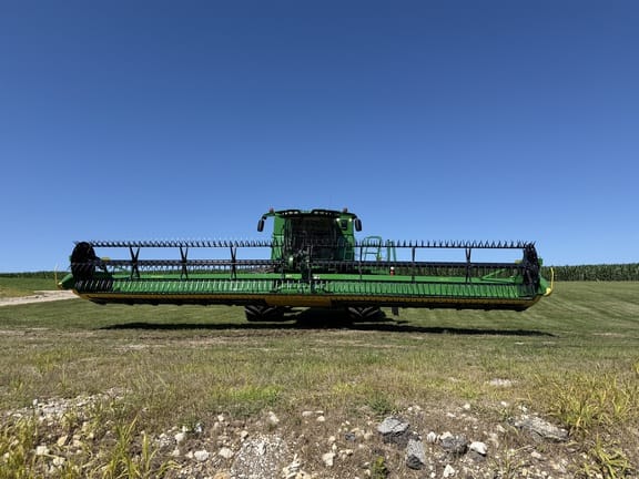2025 John Deere RDF40 Equipment Image0