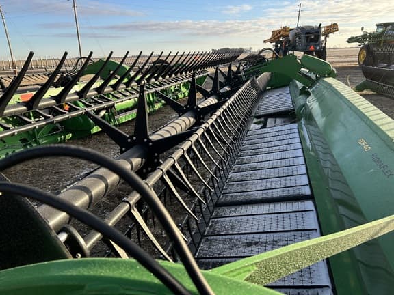 Image of John Deere RDF40 equipment image 2