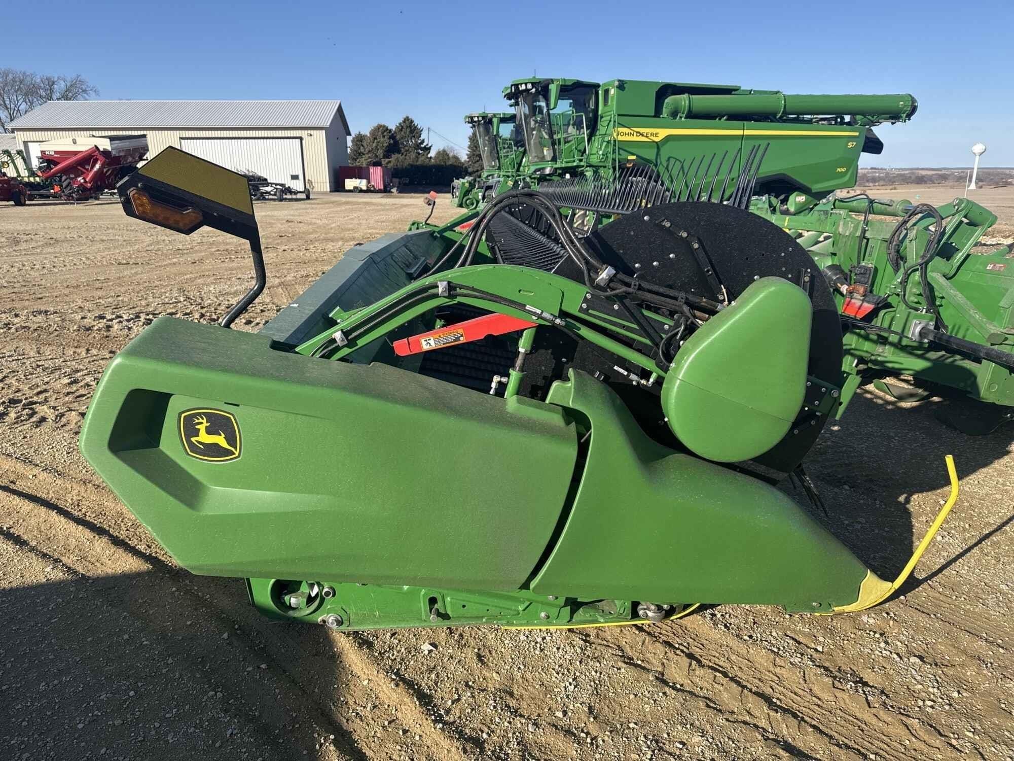 2025 John Deere RDF30 Equipment Image0