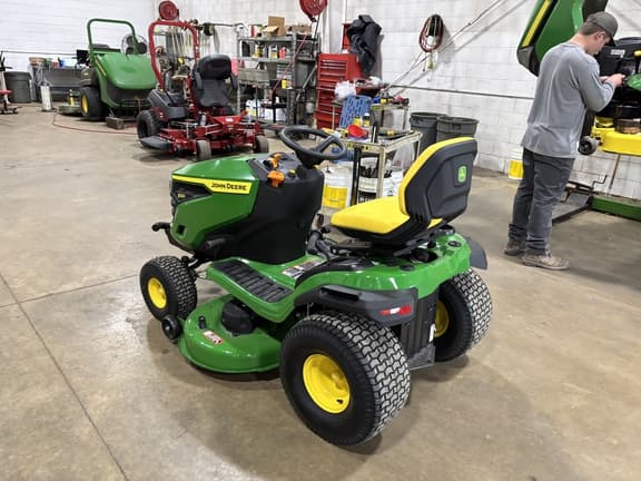 Image of John Deere S130 equipment image 4