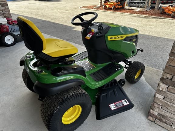 Image of John Deere S130 equipment image 4