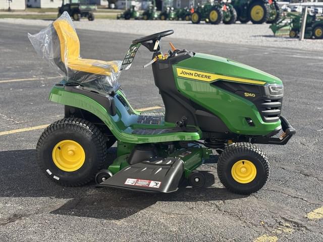 Image of John Deere S140 equipment image 2