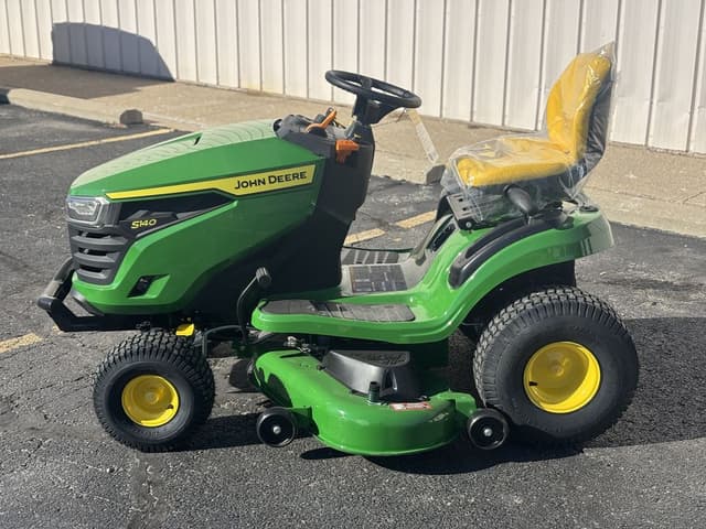 Image of John Deere S140 equipment image 2
