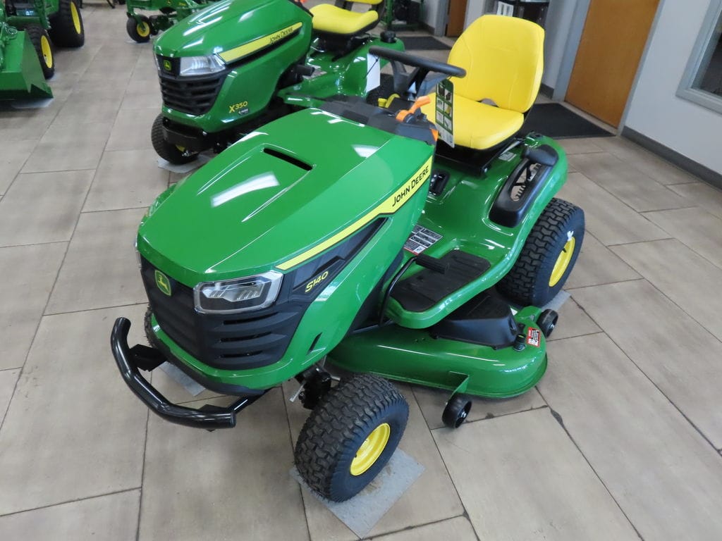 2025 John Deere S140 Equipment Image0