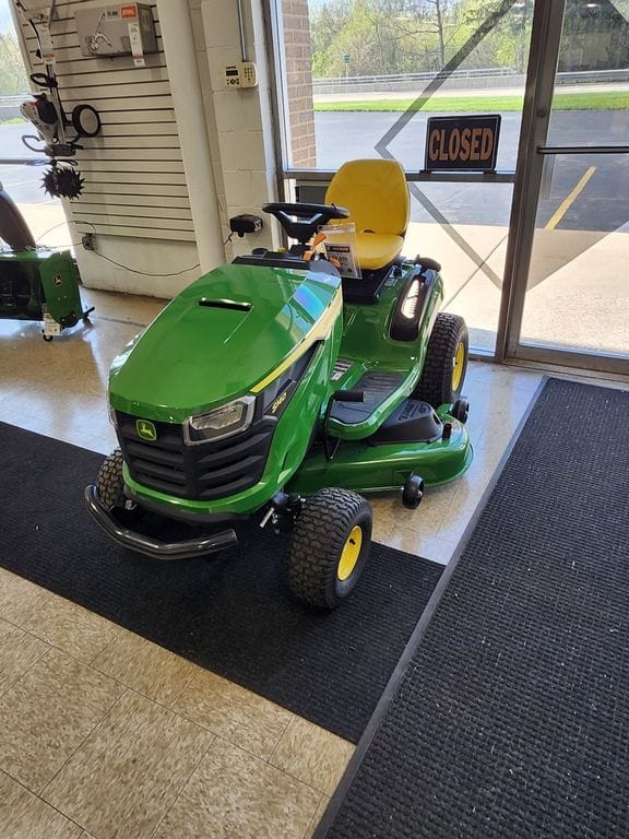 Main image John Deere S140