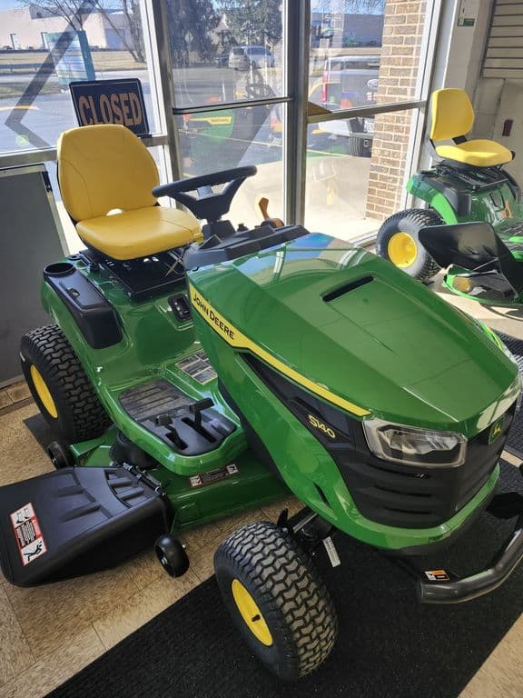 Image of John Deere S140 Image 1