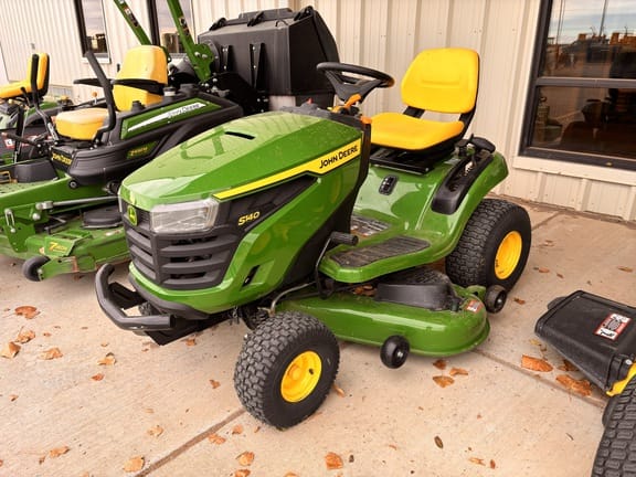 2025 John Deere S140 Equipment Image0