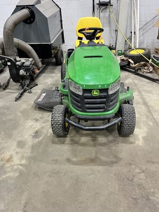 Image of John Deere S140 equipment image 1