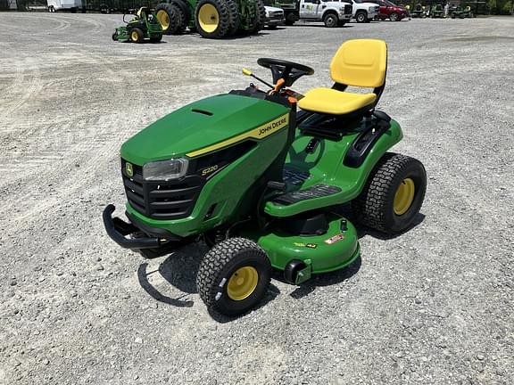 Image of John Deere S220 equipment image 3