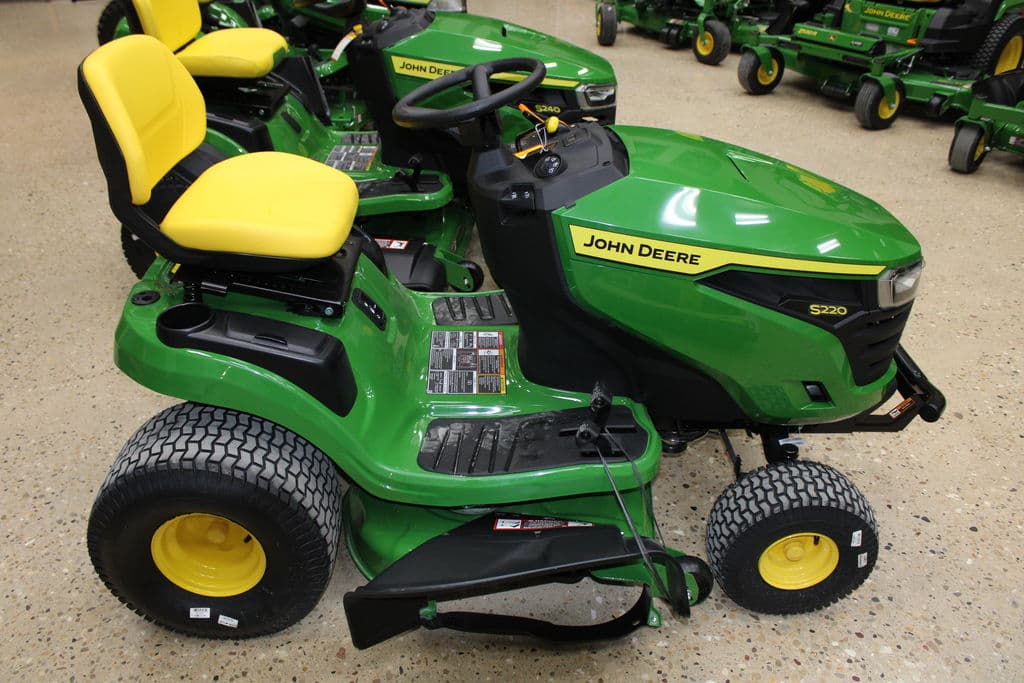 Image of John Deere S220 Image 0