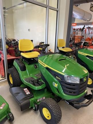 Image of John Deere S220 equipment image 2