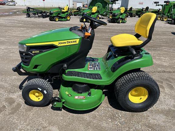 Image of John Deere S220 Image 0