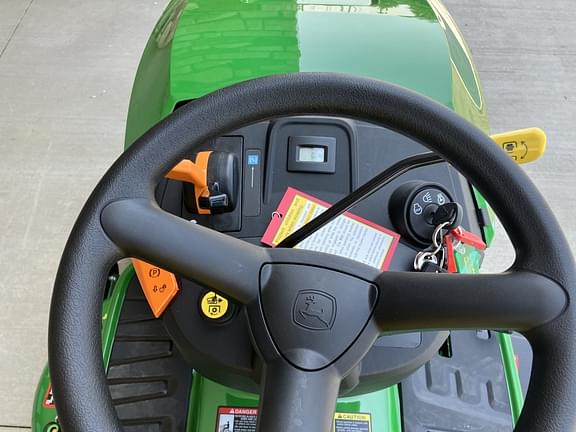 Image of John Deere S220 equipment image 3