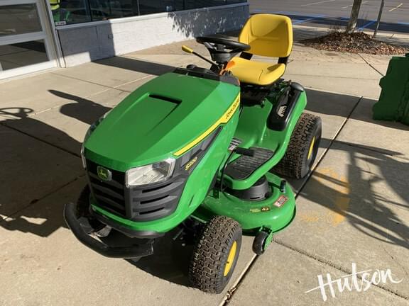 Image of John Deere S220 equipment image 1