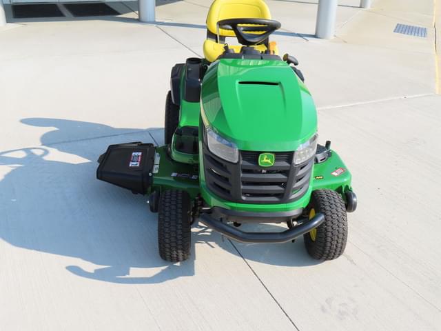 Image of John Deere S240 equipment image 1