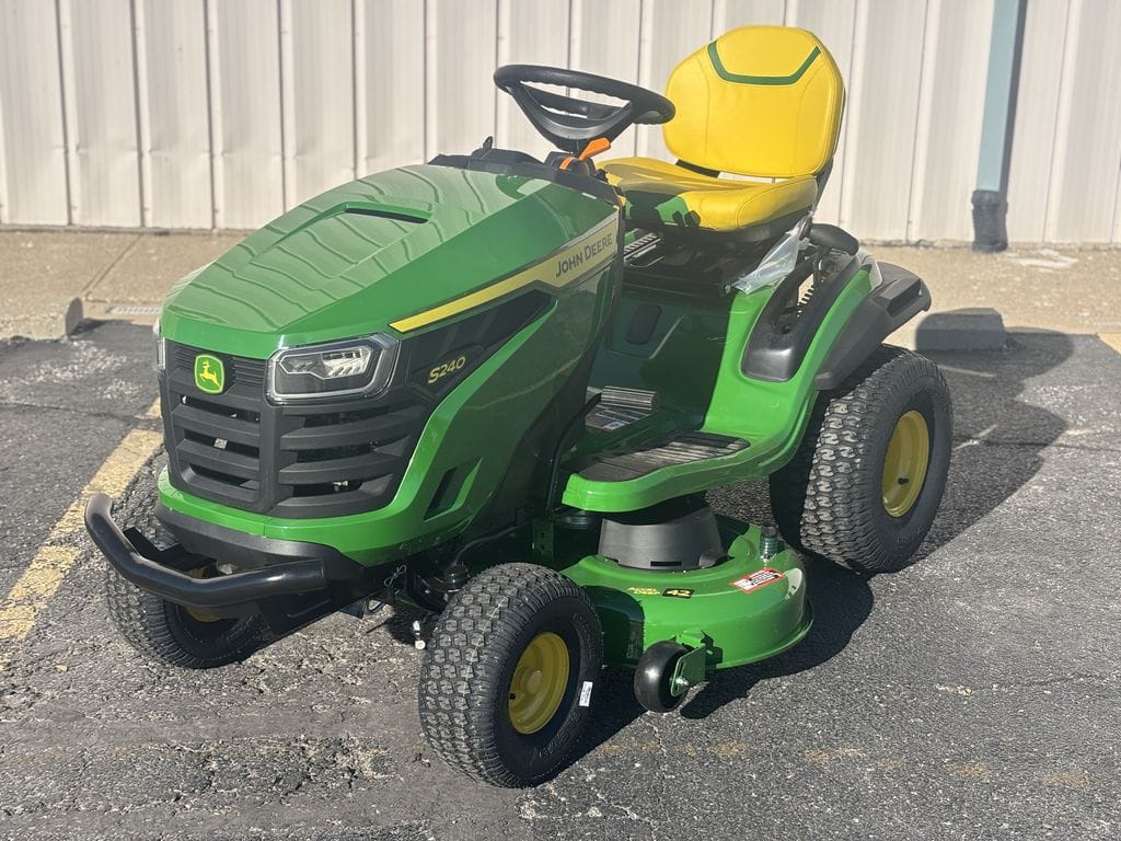 2025 John Deere S240 Equipment Image0