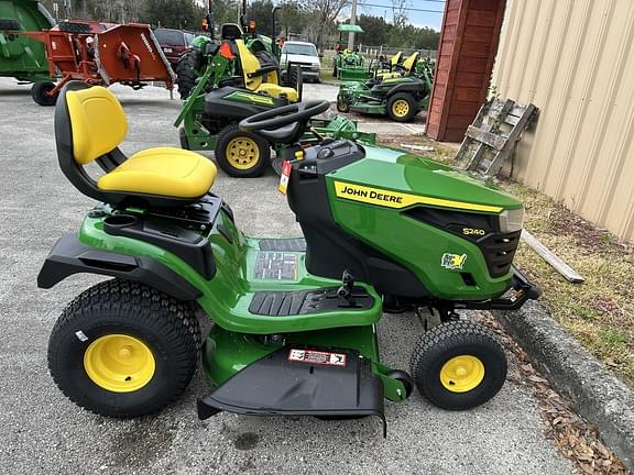 Image of John Deere S240 equipment image 3