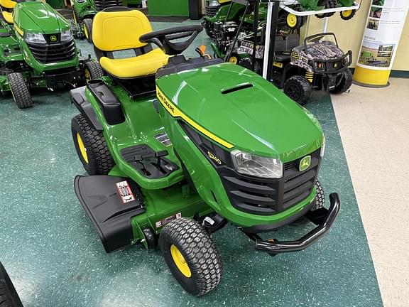 Image of John Deere S240 equipment image 1