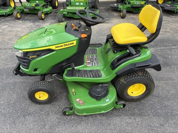 Image of John Deere S240 equipment image 1