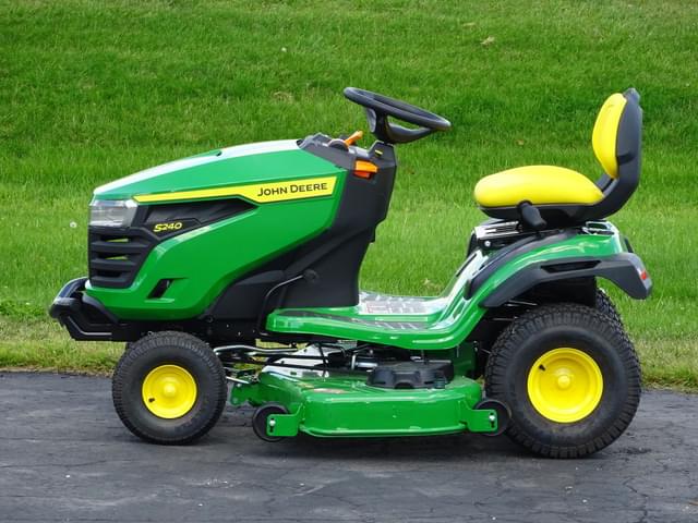 Image of John Deere S240 equipment image 2