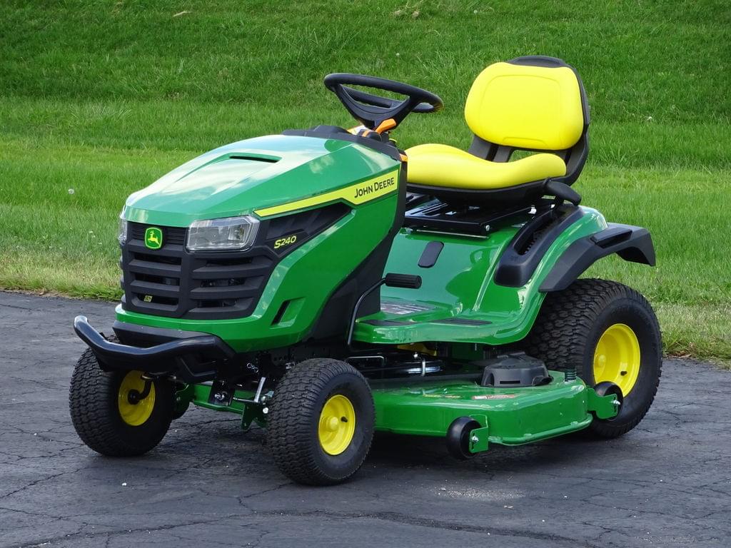 Image of John Deere S240 Primary image