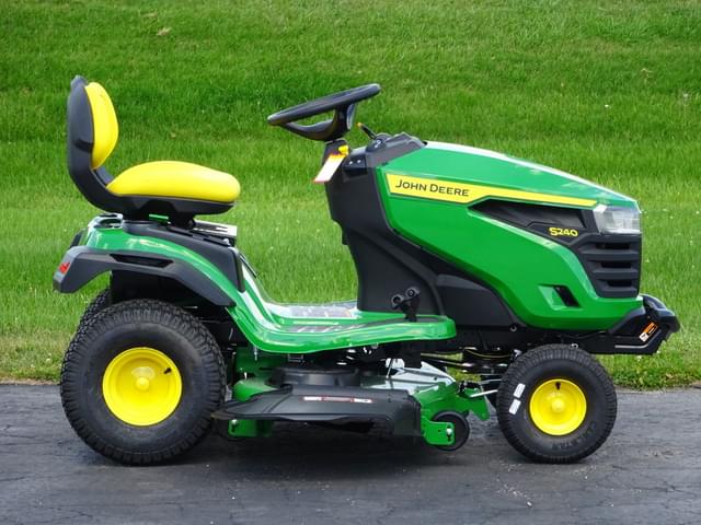 Image of John Deere S240 equipment image 3