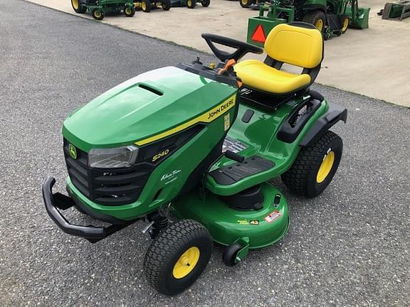 Image of John Deere S240 equipment image 1