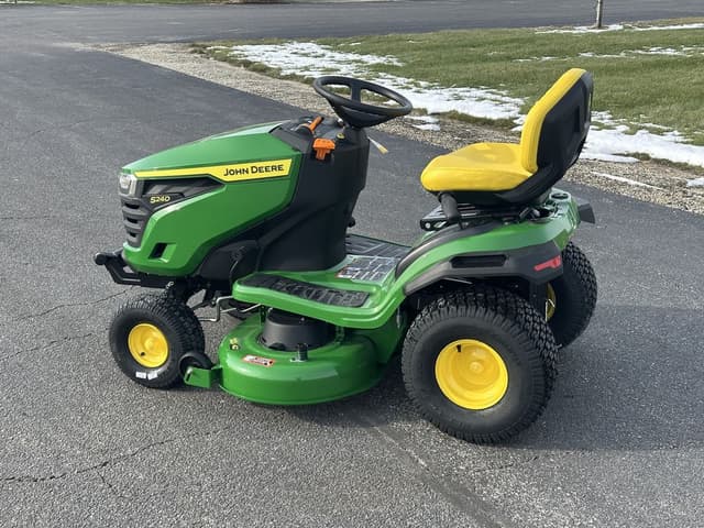 Image of John Deere S240 equipment image 2