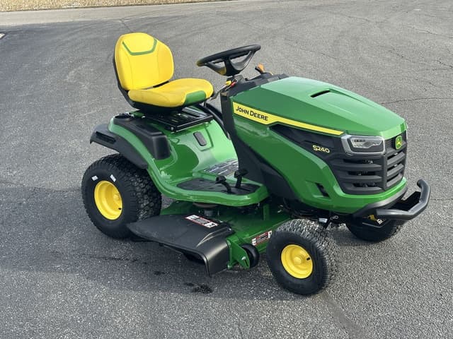 Image of John Deere S240 equipment image 1