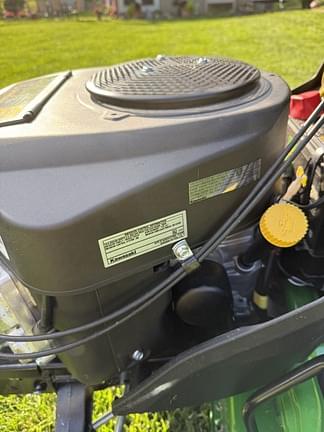 Image of John Deere S240 equipment image 3