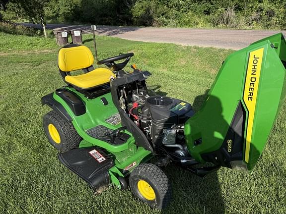 Image of John Deere S240 equipment image 1