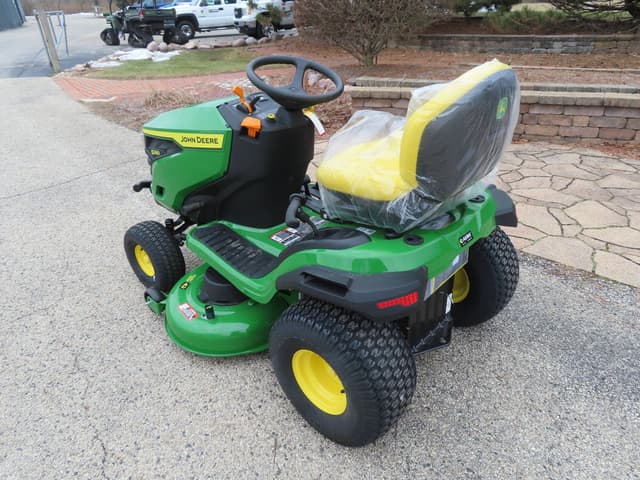 Image of John Deere S240 equipment image 2