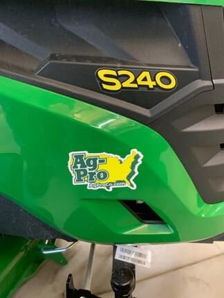 Image of John Deere S240 equipment image 3