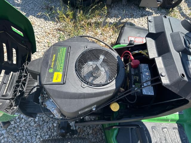 Image of John Deere S240 equipment image 4