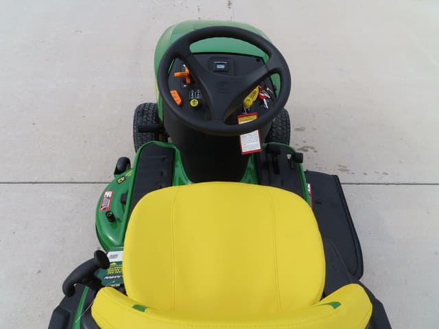 Image of John Deere S240 equipment image 4