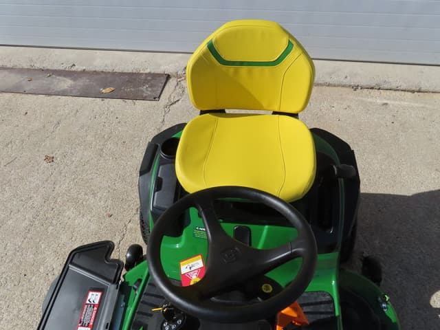 Image of John Deere S240 equipment image 4