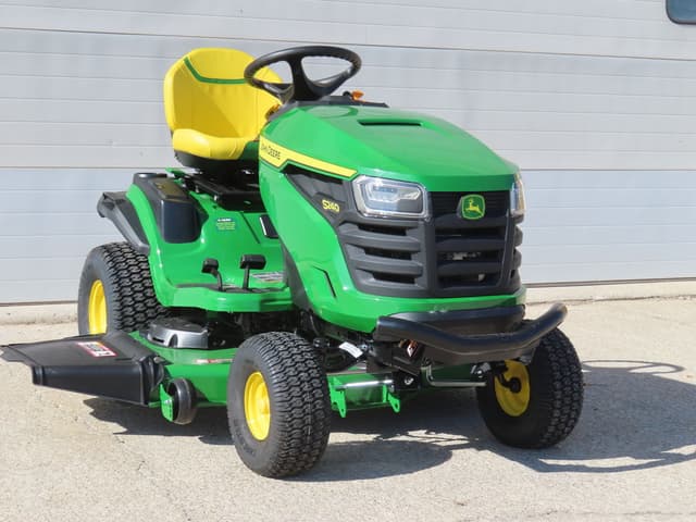 Image of John Deere S240 equipment image 1