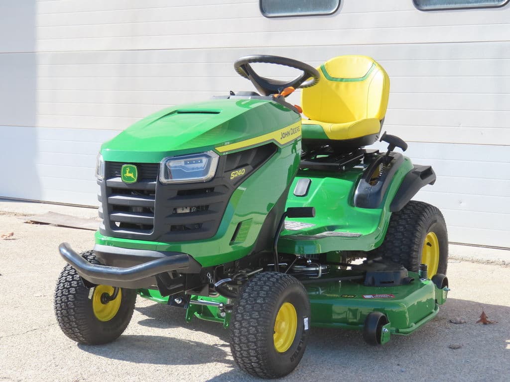 Image of John Deere S240 Primary image