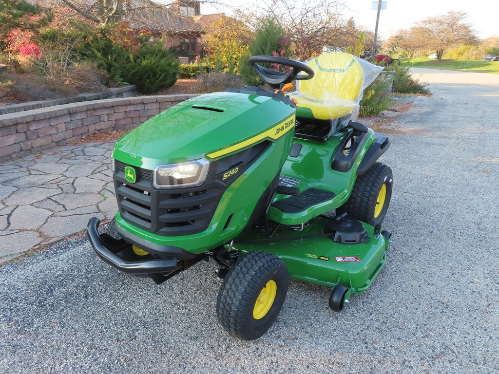 2025 John Deere S240 Image