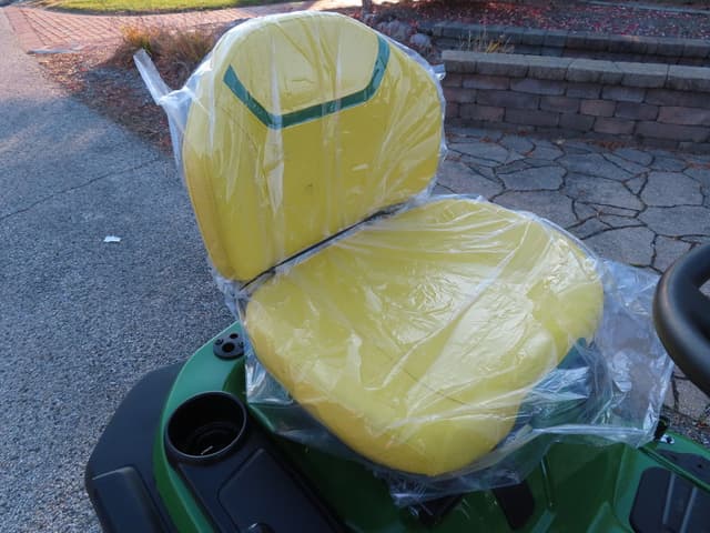 Image of John Deere S240 equipment image 4