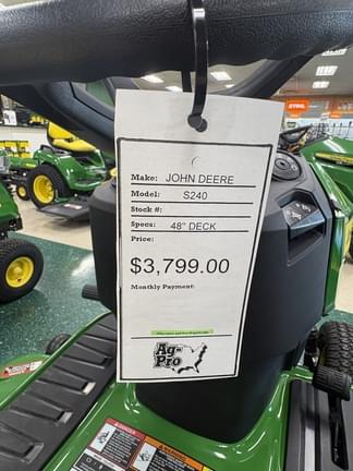 Image of John Deere S240 equipment image 1