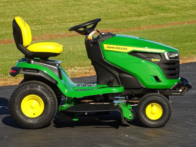 Image of John Deere S240 equipment image 3