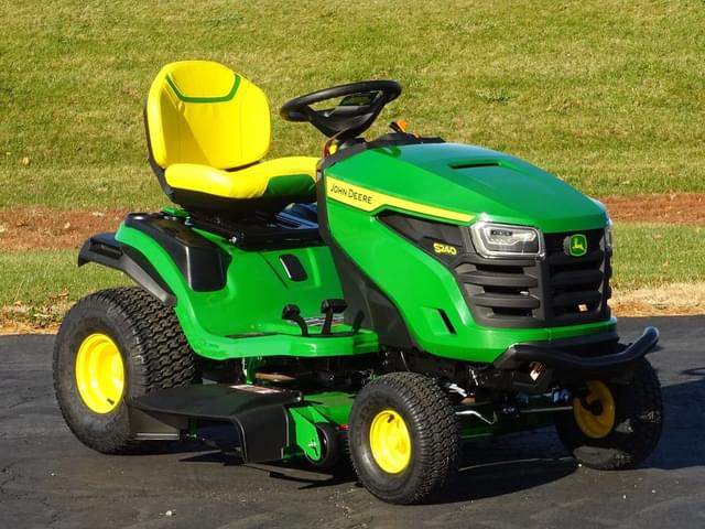 Image of John Deere S240 equipment image 1
