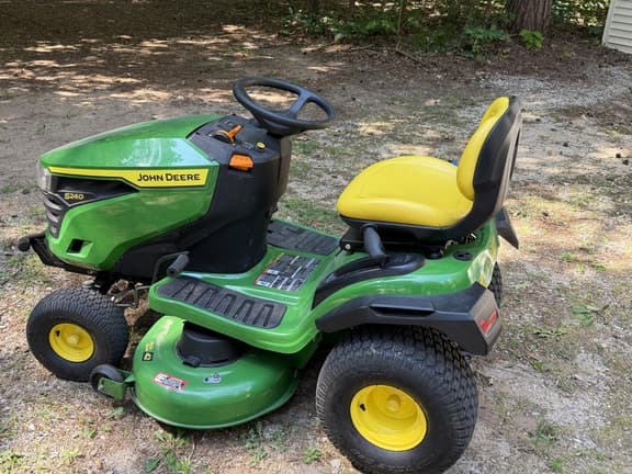 Image of John Deere S240 Image 1
