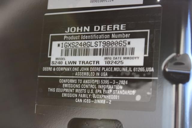 Image of John Deere S240 equipment image 4