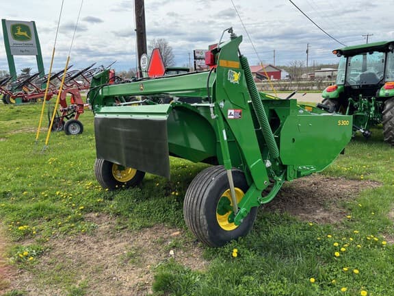 Image of John Deere S300 equipment image 2